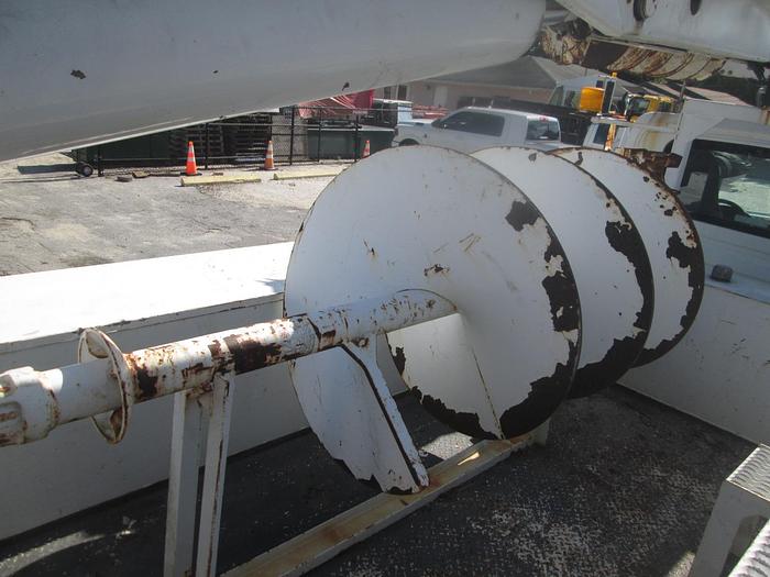 Used 2012 International 7400 Digger Derrick Truck