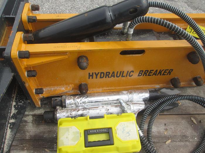 New Wolverine ZW-750 Hydraulic Skid Steer Breaker