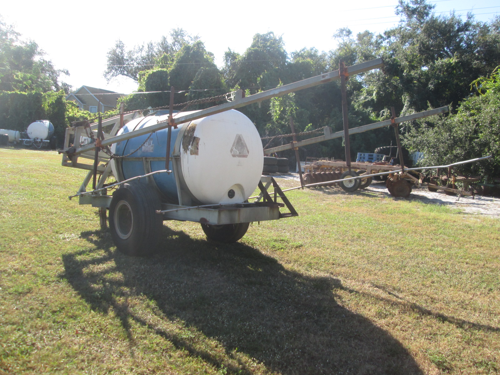 Used 1200 Gallon Kennco Fertilizer Sprayer
