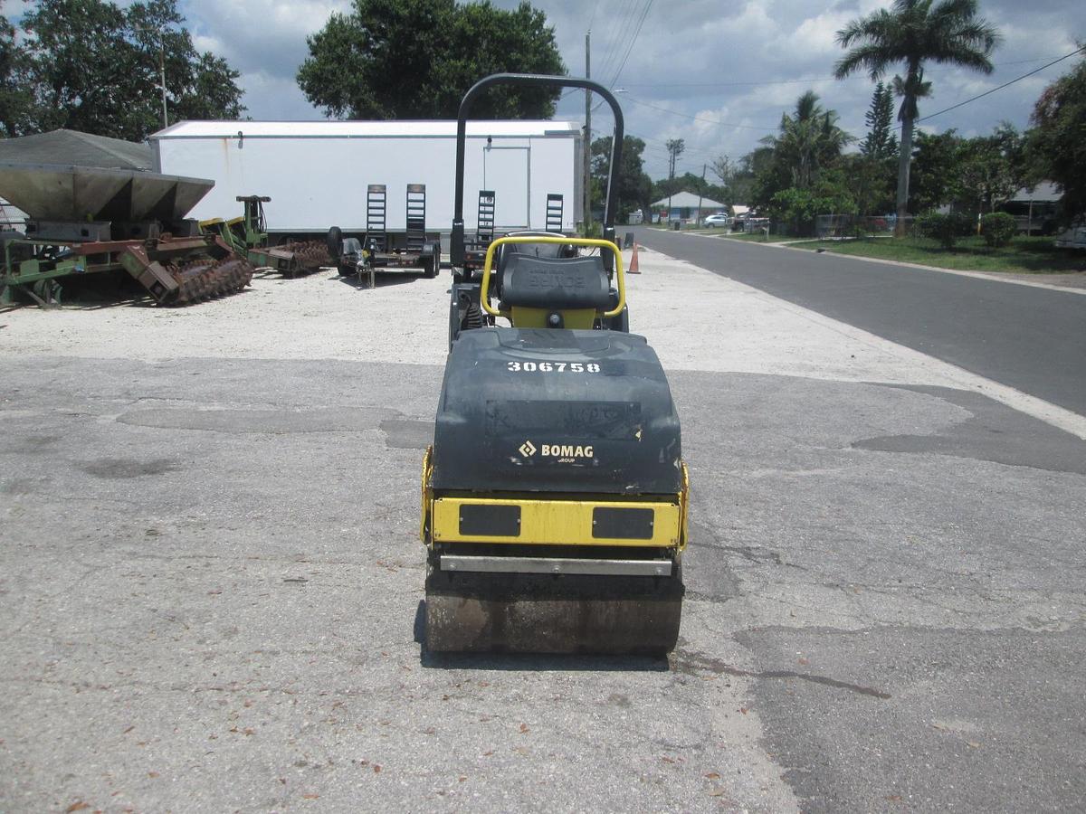 Used 2019 Bomag BW900-50 Vibratory Roller
