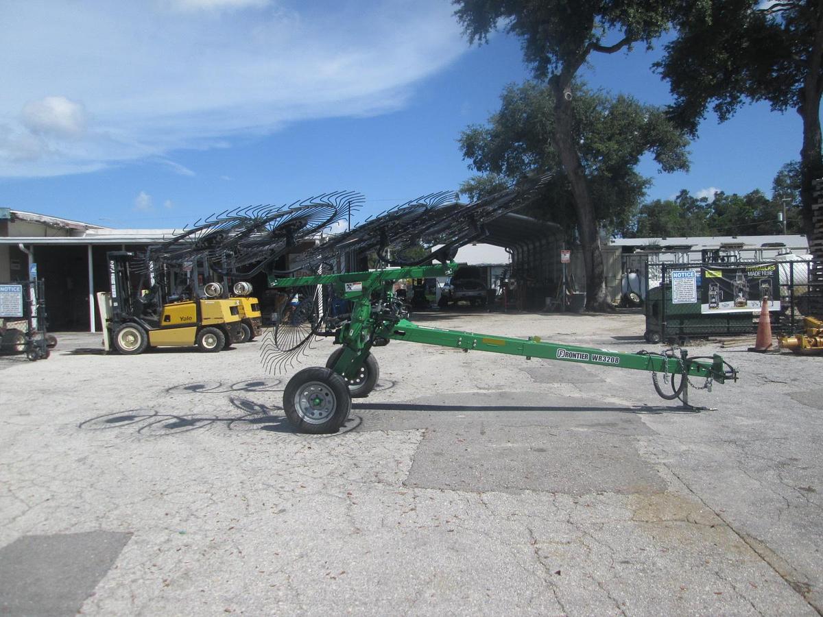 New Frontier WR3208 Wheel Hay Rake