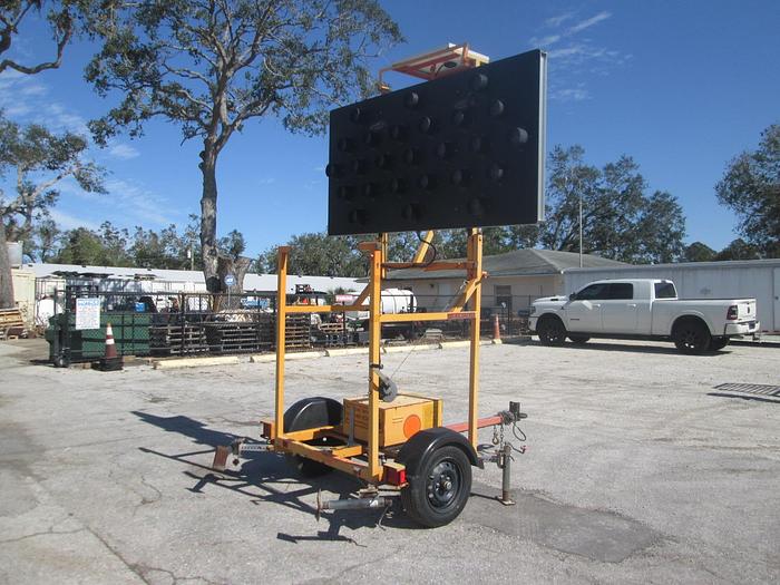 Used 2014 Arrowmaster 5 Arrow Board Trailer