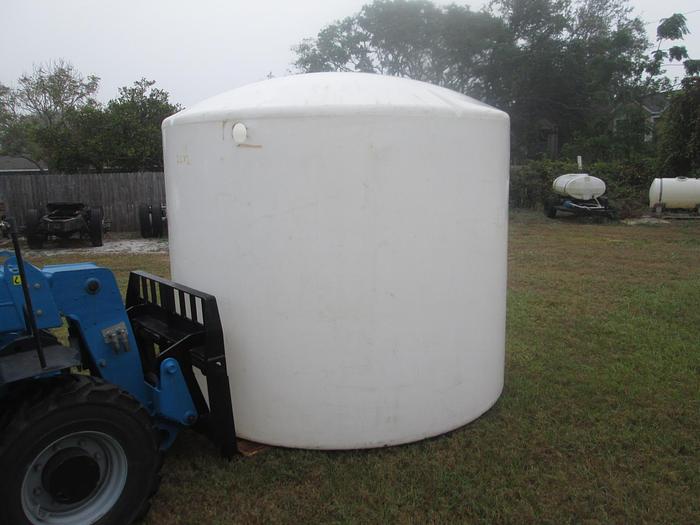 Used 2500 Gallon Poly Tank
