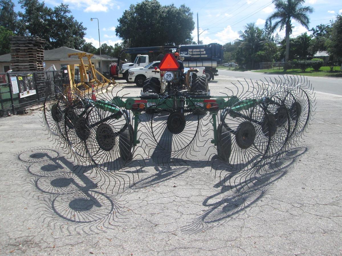 New Frontier WR3208 Wheel Hay Rake