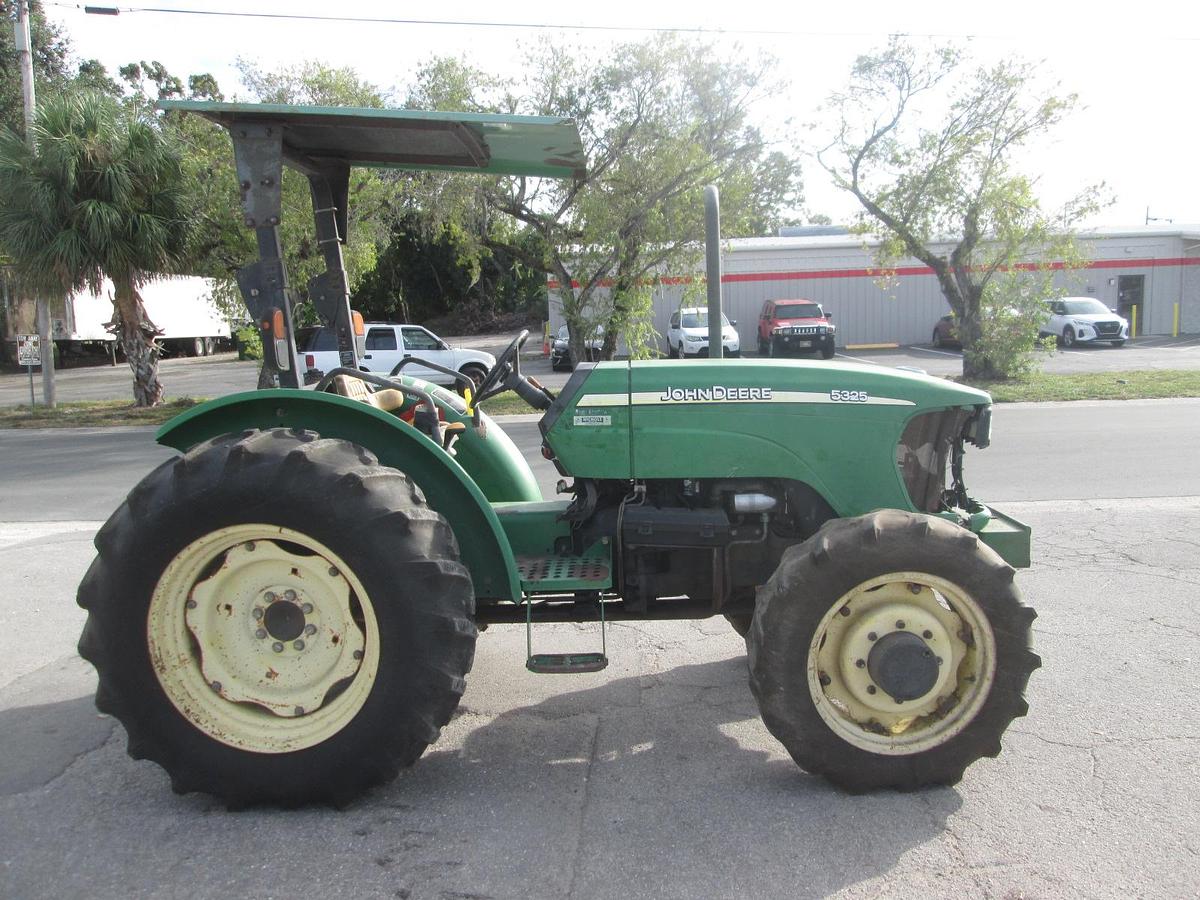 Used 2006 John Deere 5325 Tractor