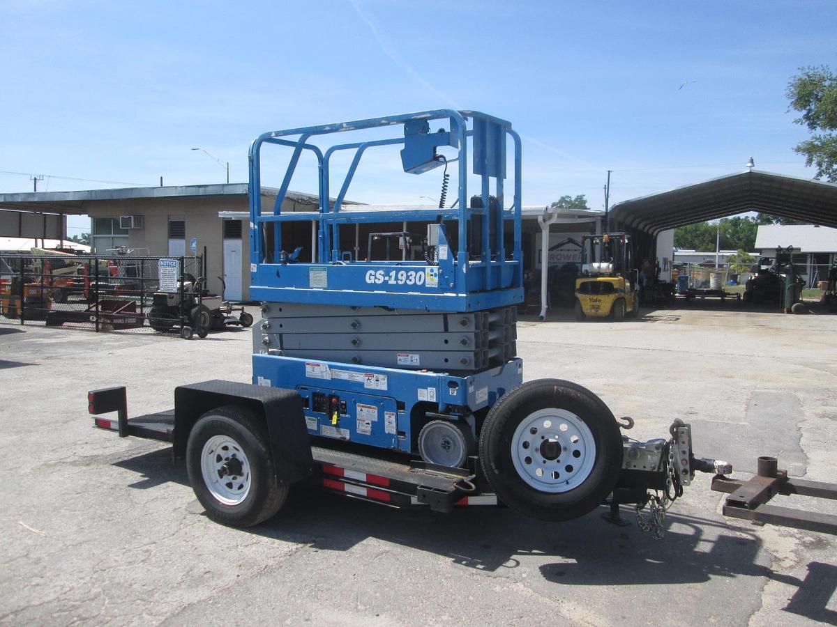 Used 2020 Genie GS1930 Scissor Lift with Tilt Trailer