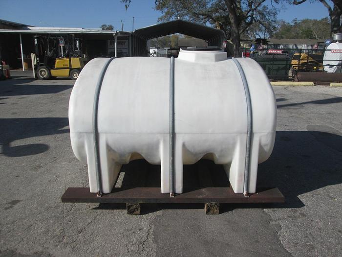 Used 1000 Gallon Poly Tank on Skid