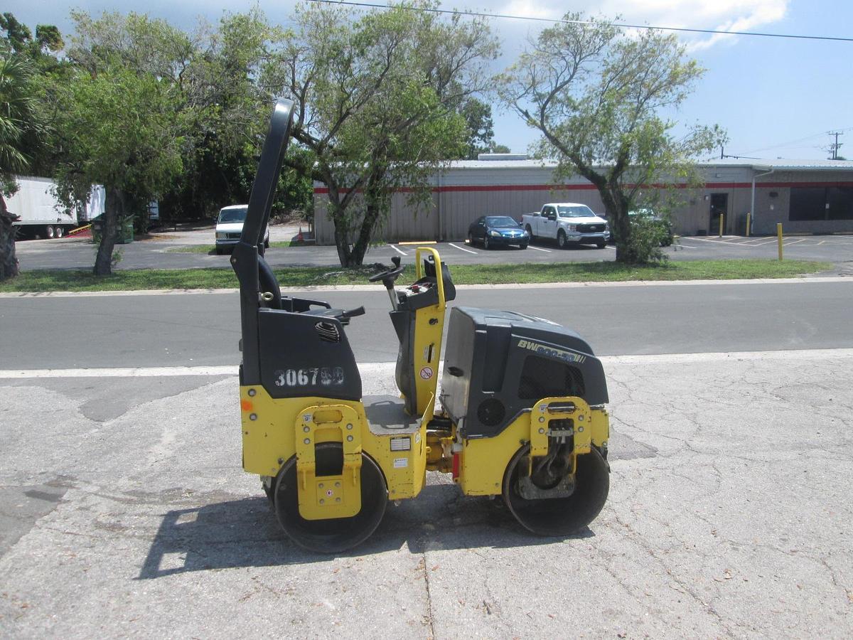 Used 2019 Bomag BW900-50 Vibratory Roller