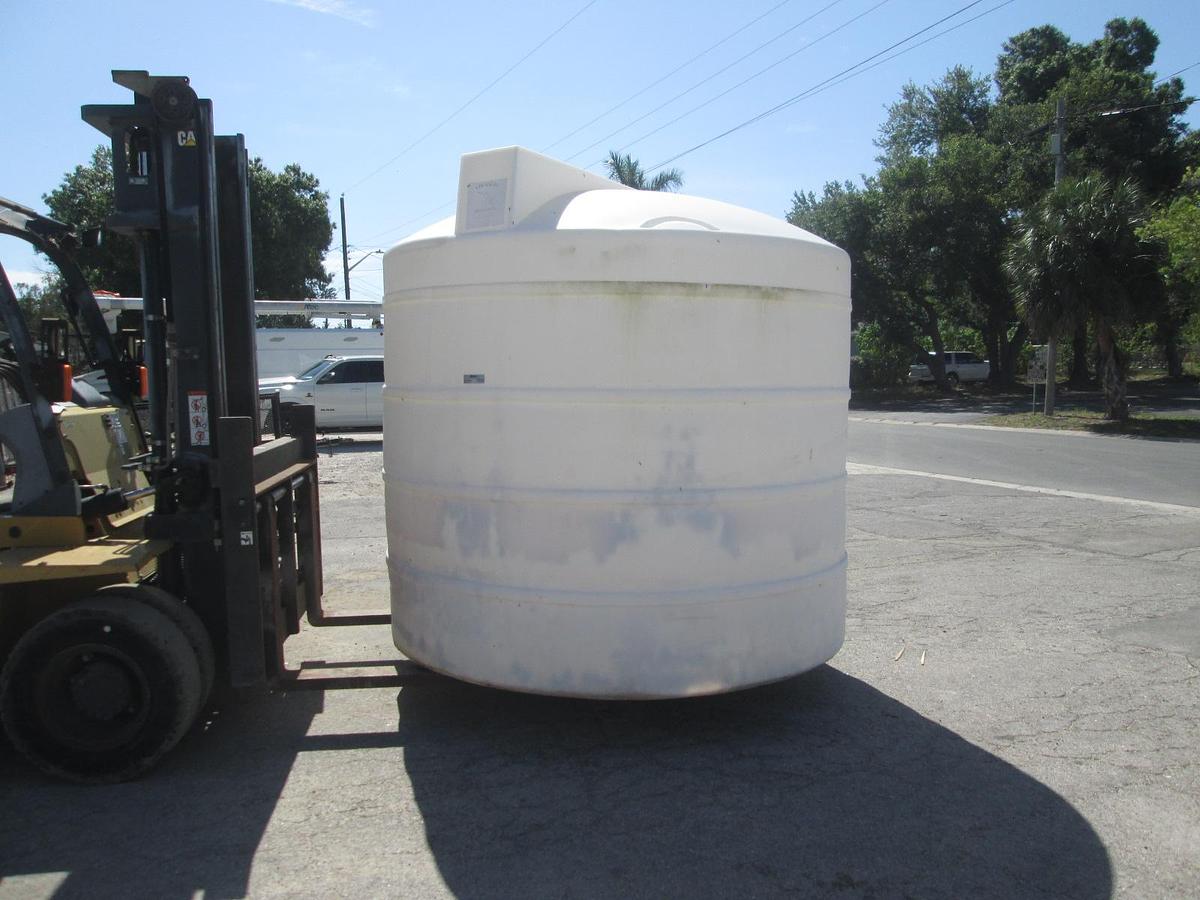Used 2000 Gallon Poly Water Tank