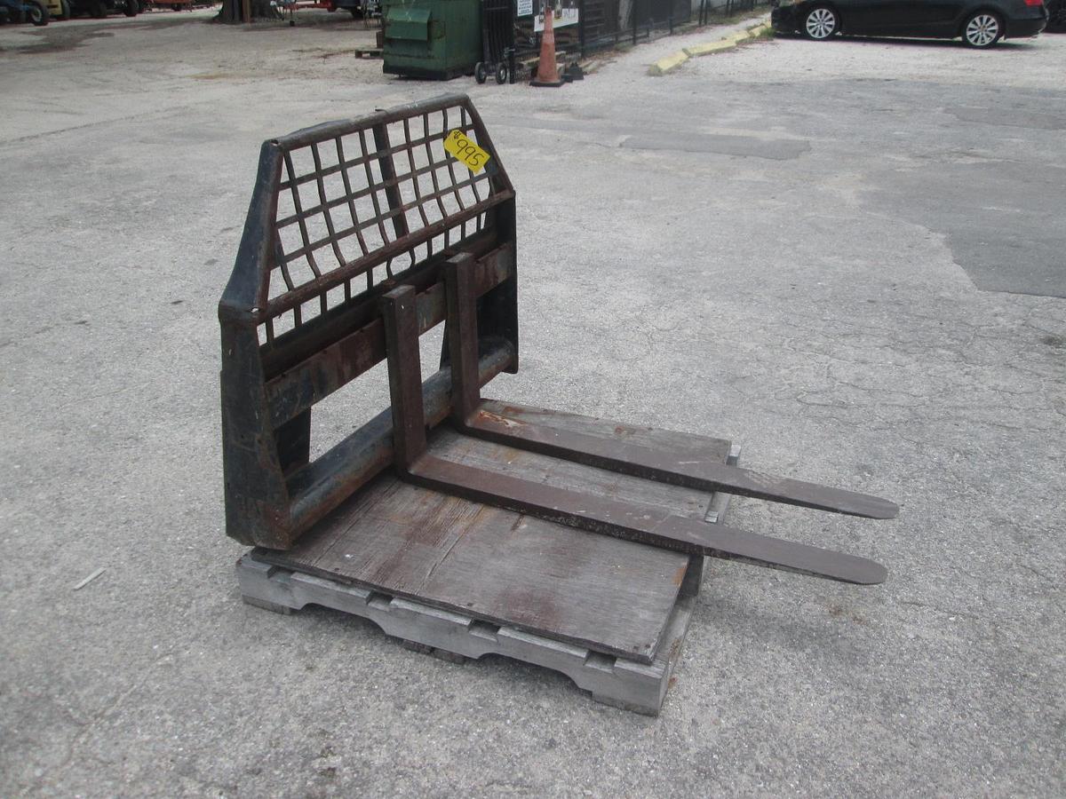 Used Used Caterpillar Skid Steer Forks