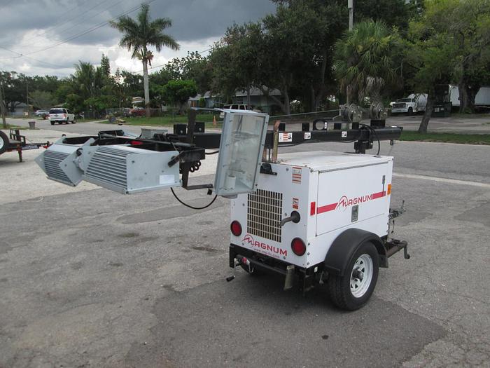Used 2006 Magnum Towable Light Towe