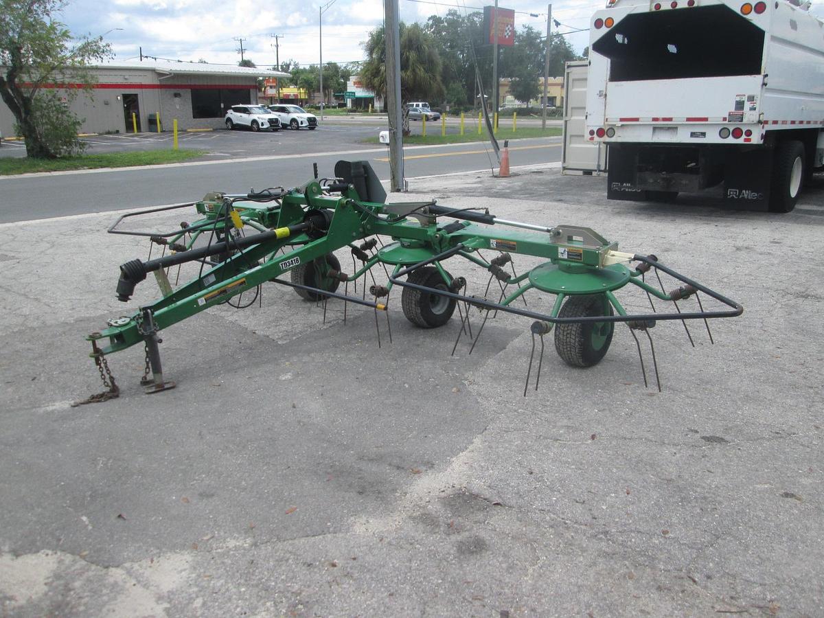 Used Frontier TD3418 Hay Tedder