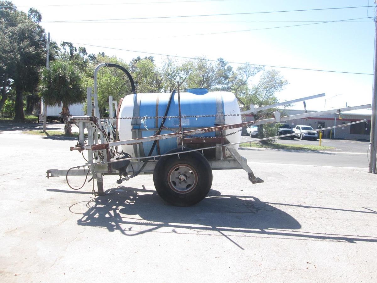 Used 1200 Gallon Kennco Fertilizer Sprayer