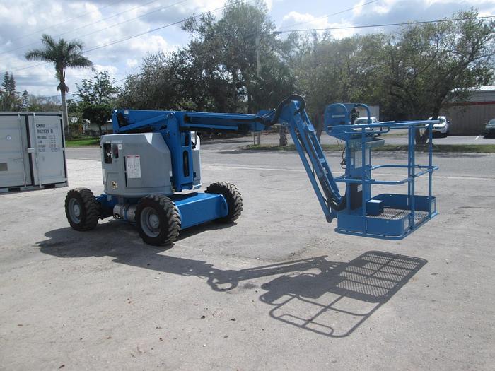 Used 2014 Genie Z 34/22 Articulated Boom Lift