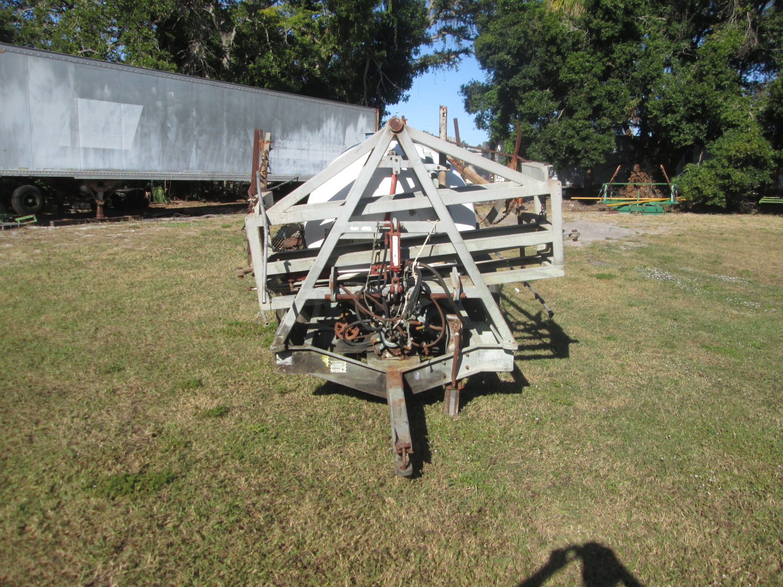 Used 1200 Gallon Kennco Fertilizer Sprayer