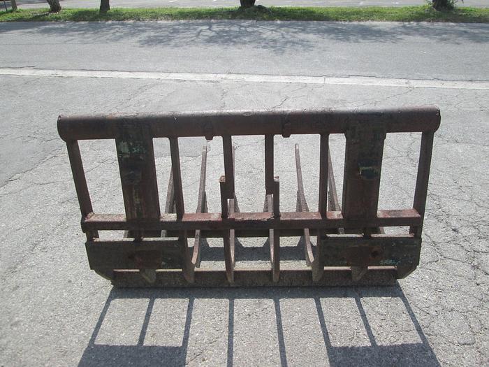 Used 5' John Deere Root Rake