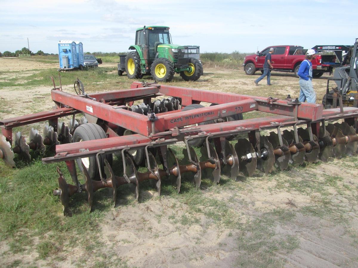 Used Case 770 DH 15' Offset Disc