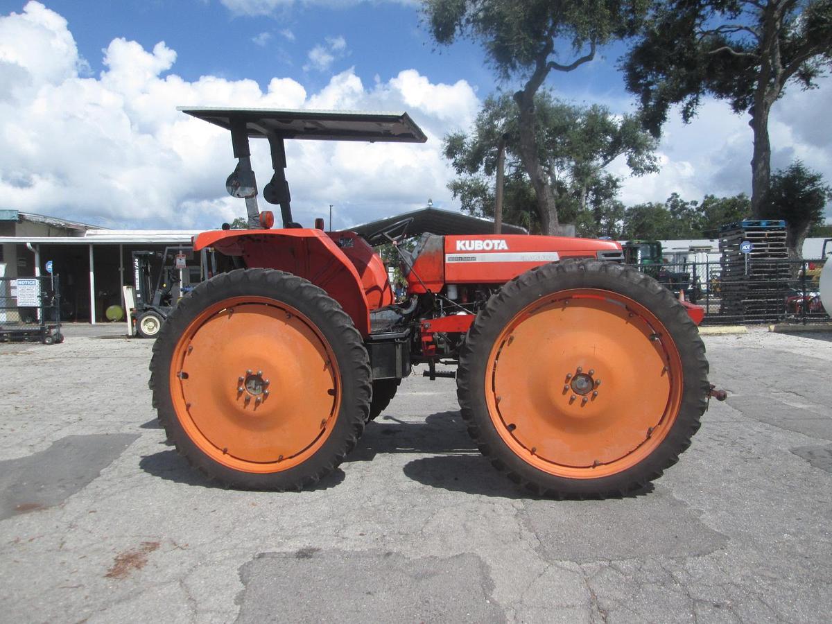 Used 2006 Kubota M9000 High Crop Tractor