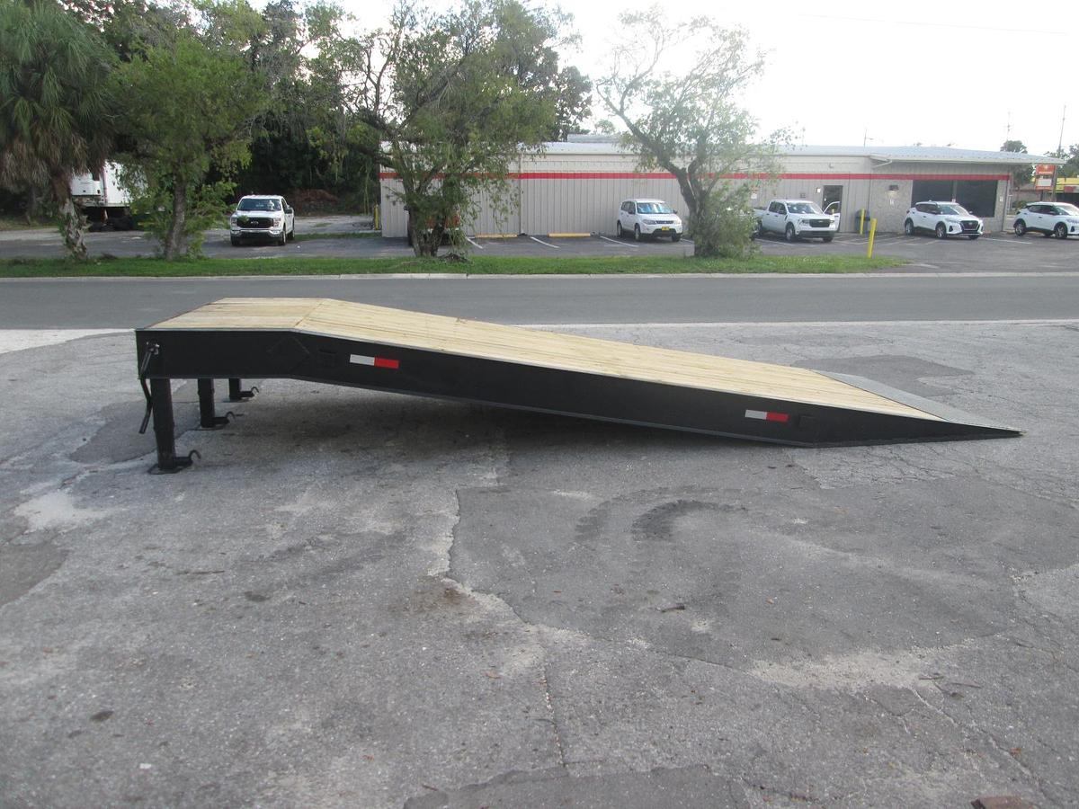 New 8'x20' Loading Ramp