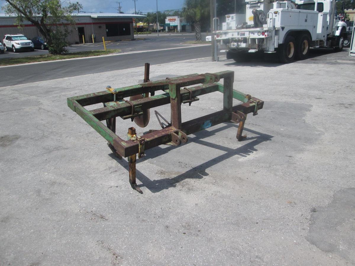 Used Kennco Plastic Cutter Lifter