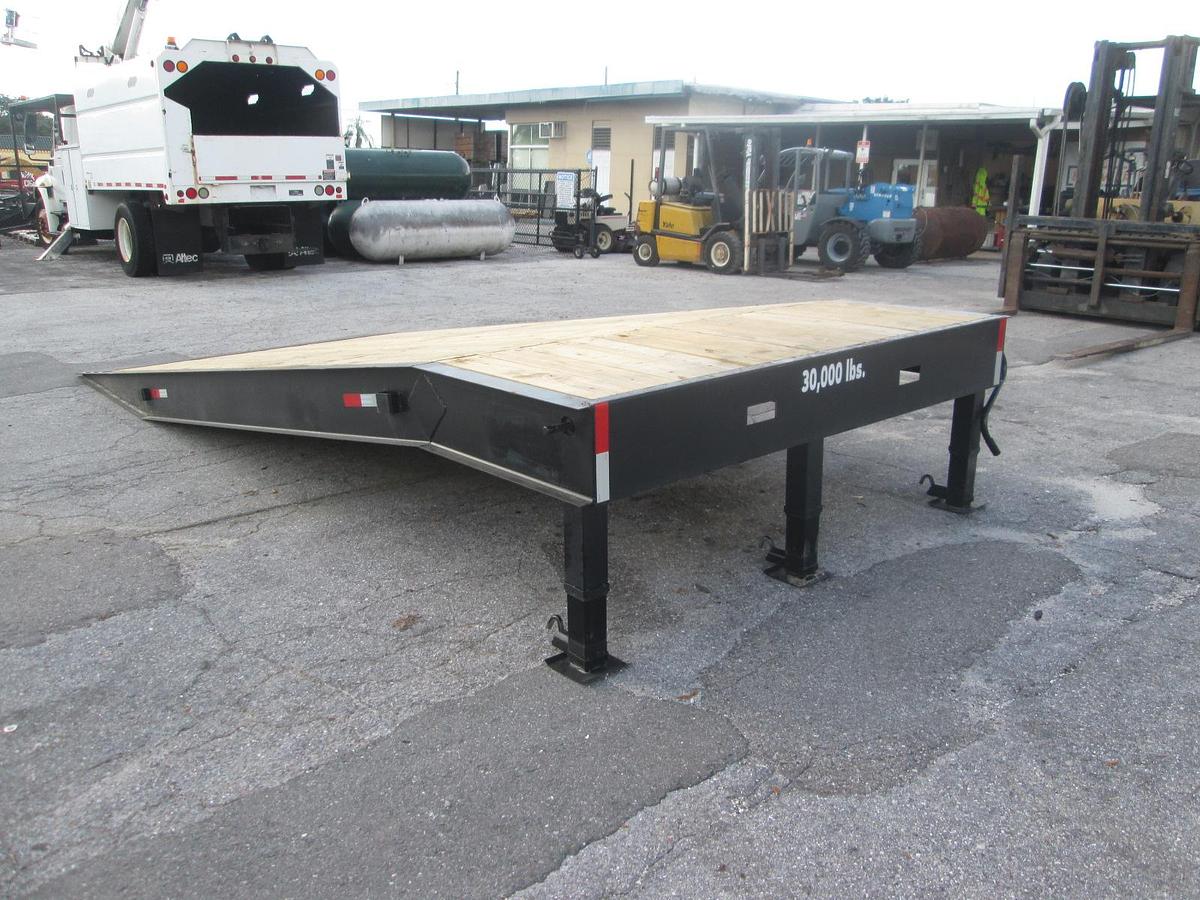 New 8'x20' Loading Ramp