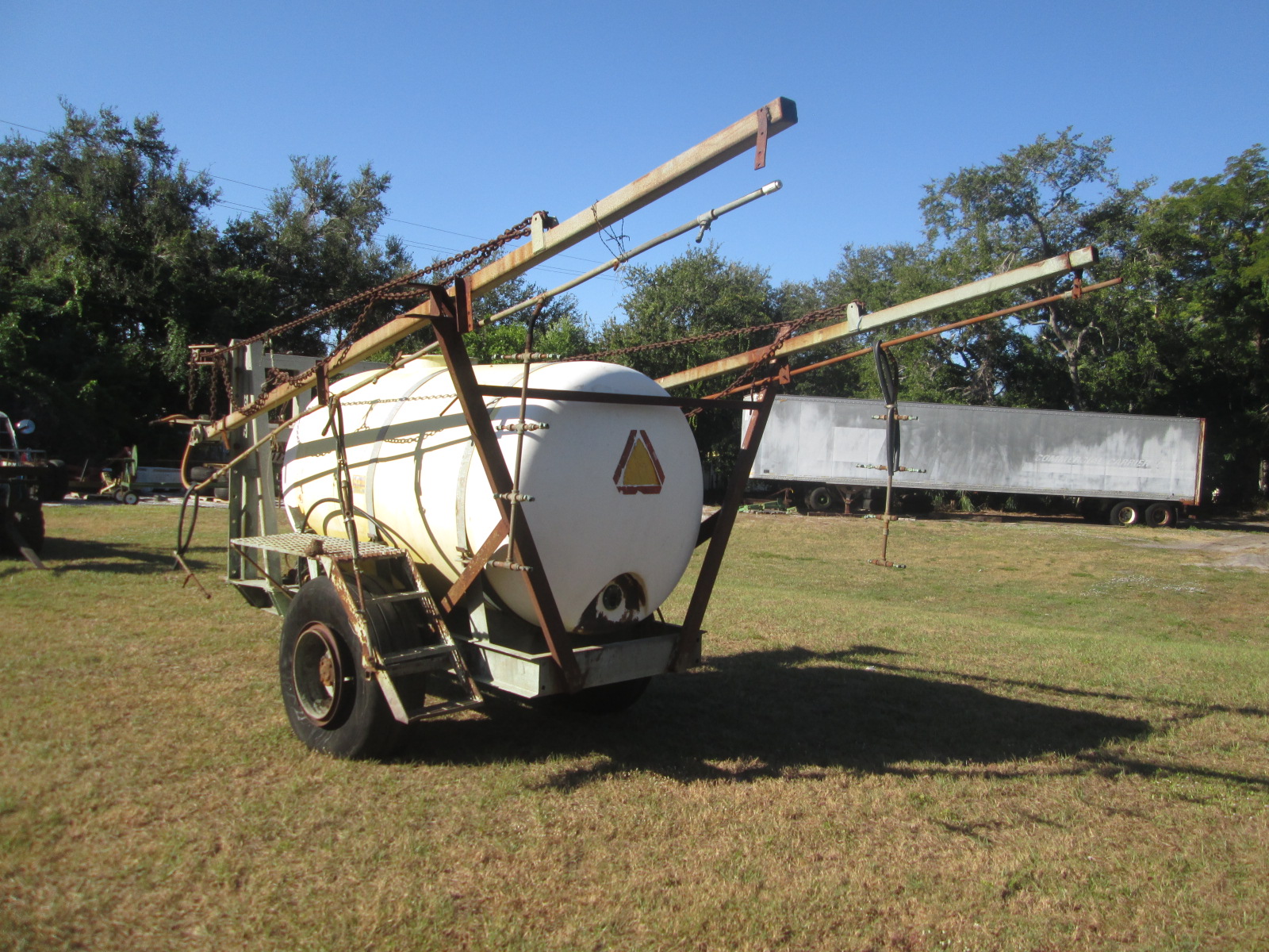Used 1200 Gallon Kennco Fertilizer Sprayer