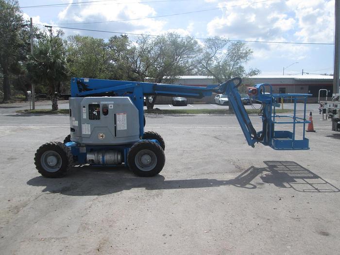 Used 2014 Genie Z 34/22 Articulated Boom Lift
