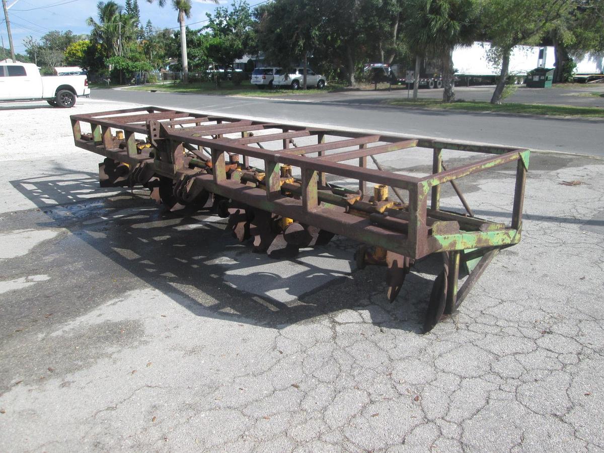 Used Kennco 3 Row Bedder with Hiller
