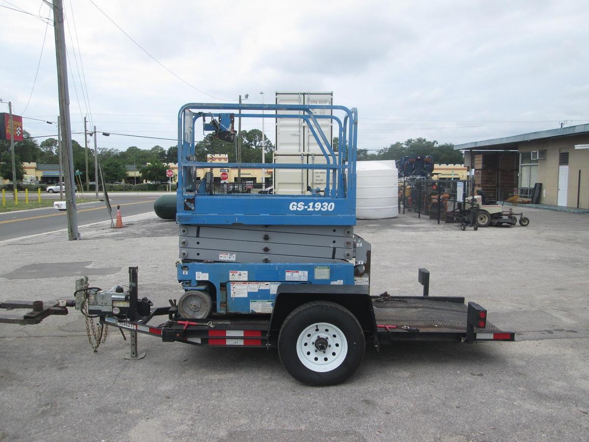 Used 2019 Genie GS1930 Scissor Lift with Tilt 