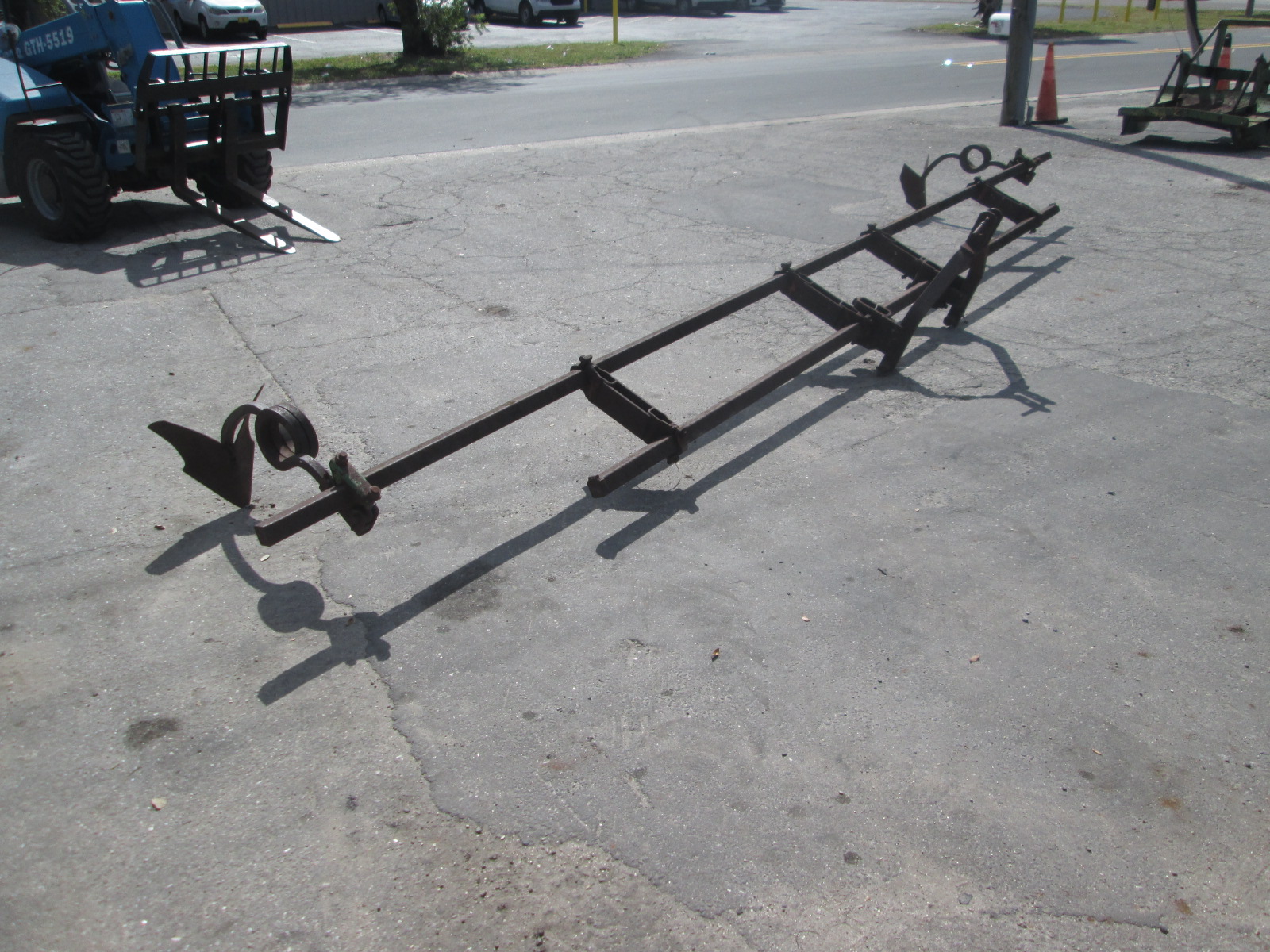 Used 18' Double Tool Bar