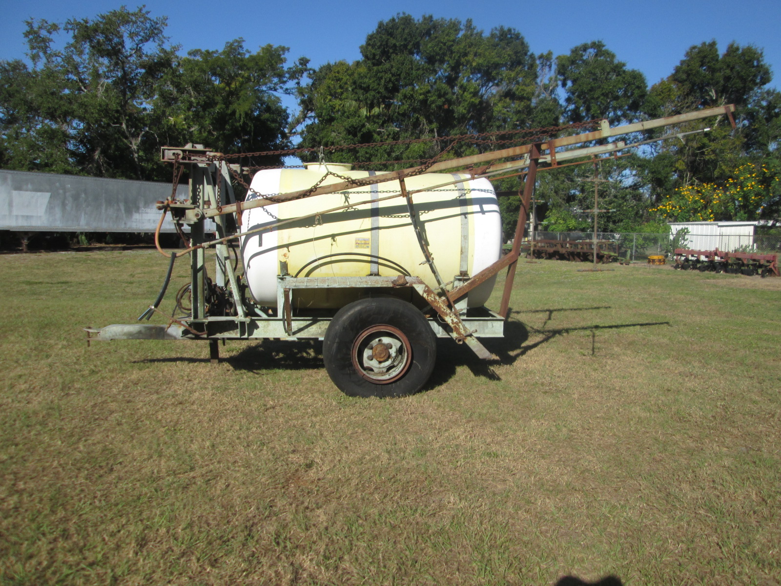 Used 1200 Gallon Kennco Fertilizer Sprayer