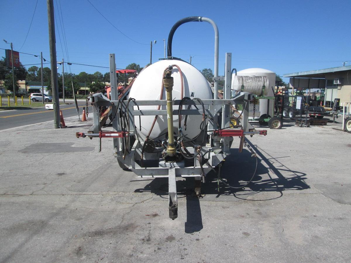 Used 1200 Gallon Kennco Fertilizer Sprayer