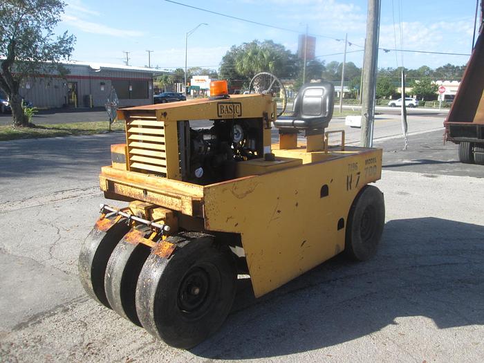 Used 2007 Basic 700 Pneumatic Roller