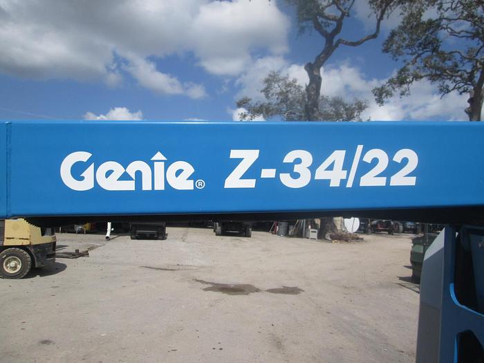 Used 2014 Genie Z 34/22 Articulated Boom Lift