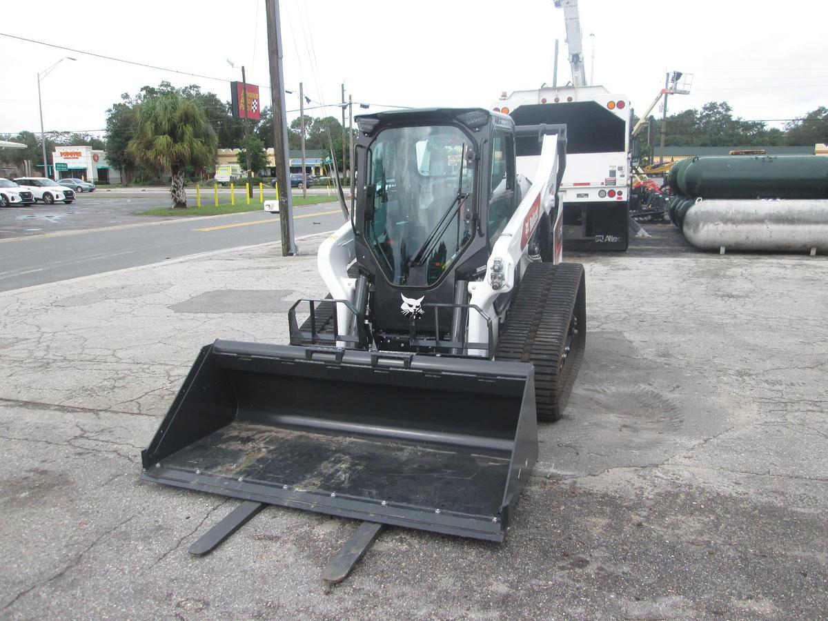 Used 2026 Bobcat T76 Skid Steer with Tilt Trailer