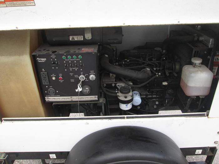 Used 2006 Magnum Towable Light Towe