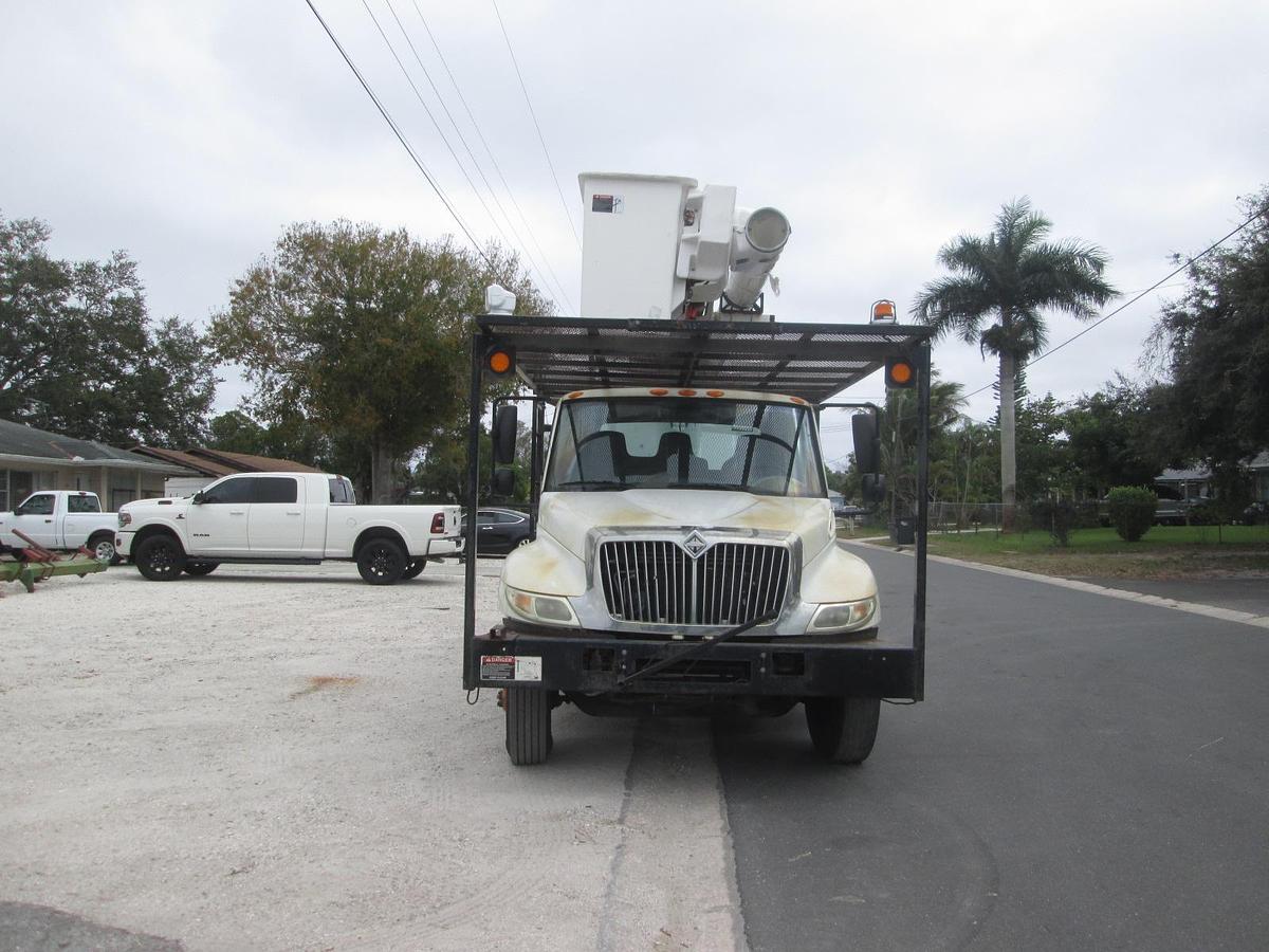Used 2007 International 4300 Chipper Bucket Truck