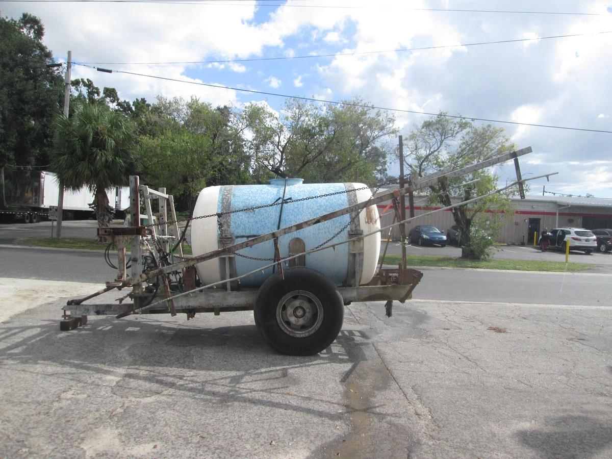 Used 1000 Gallon Kennco Fertilizer Sprayer