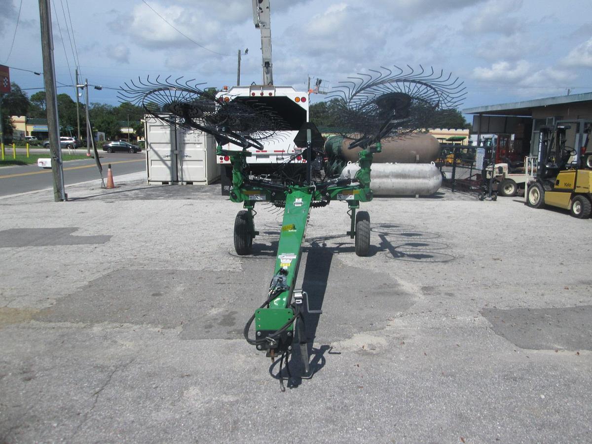 New Frontier WR3208 Wheel Hay Rake