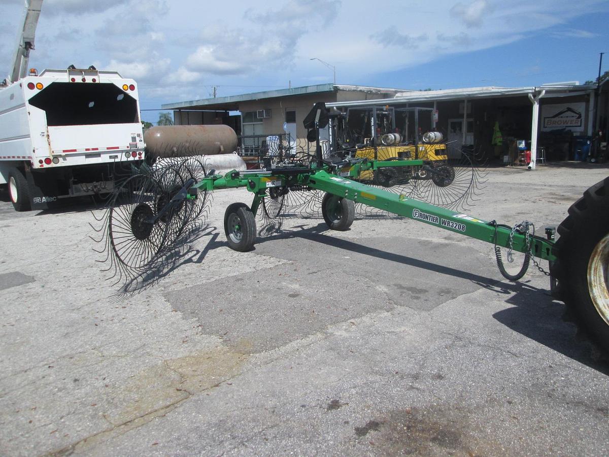 New Frontier WR3208 Wheel Hay Rake
