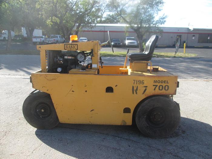 Used 2007 Basic 700 Pneumatic Roller