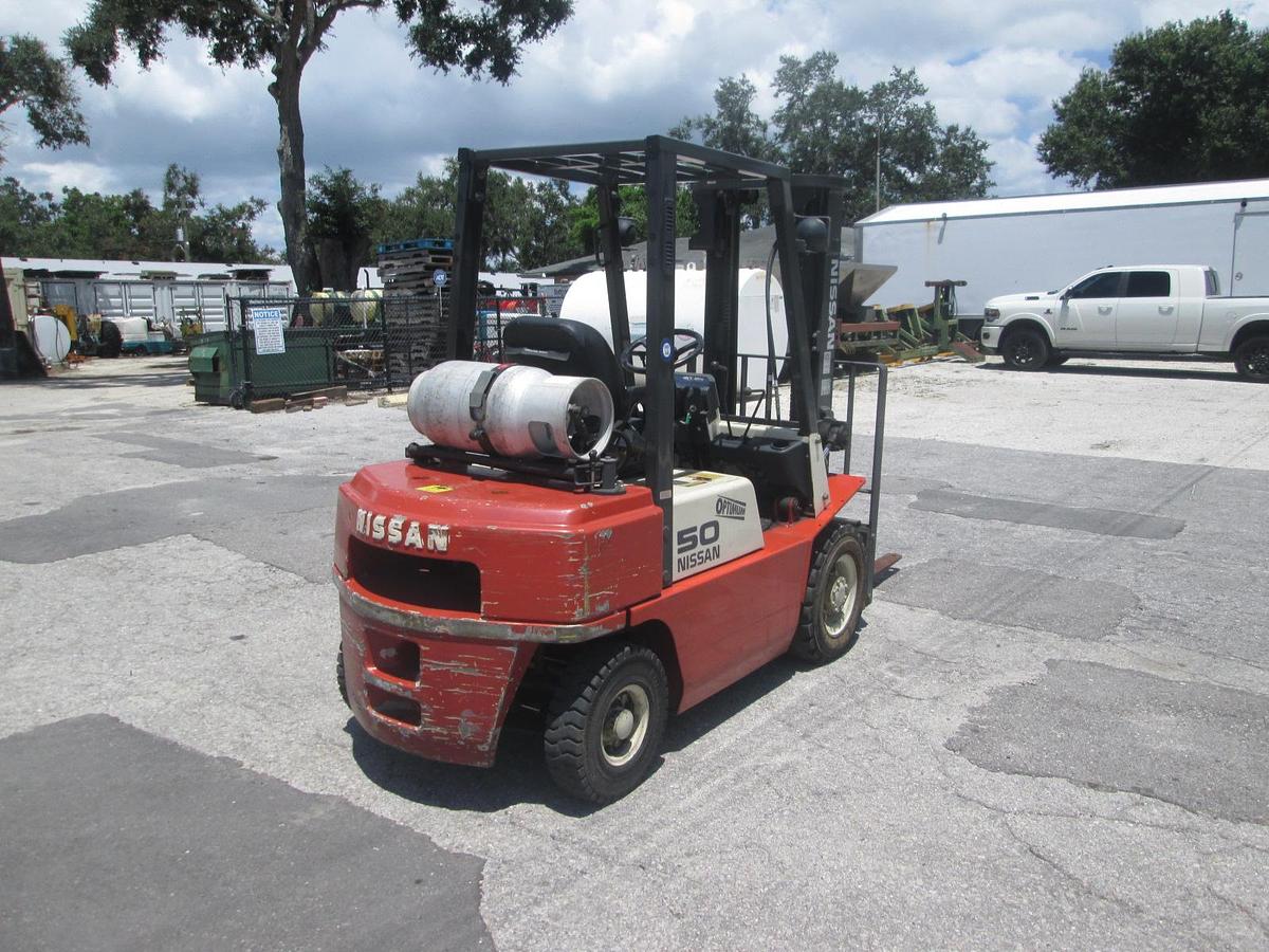 Used Nissan 5k LB Pneumatic Forklift