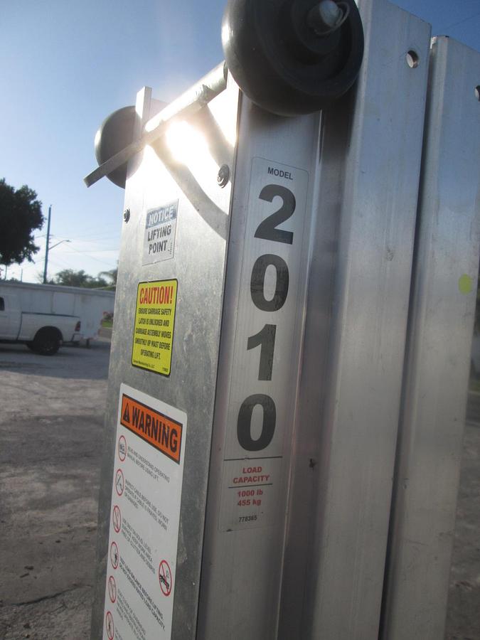 Used Sumner Material Lift