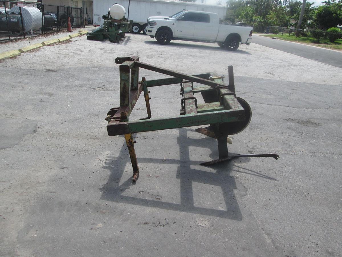 Used Kennco Plastic Cutter Lifter
