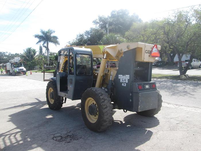 Used 2014 Gehl RS8-42 Telehandler
