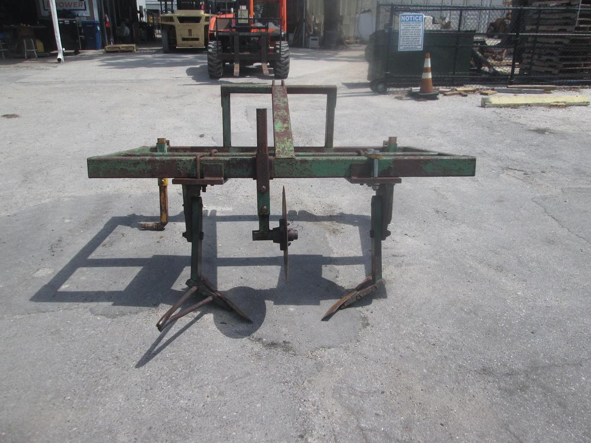 Used Kennco Plastic Cutter Lifter