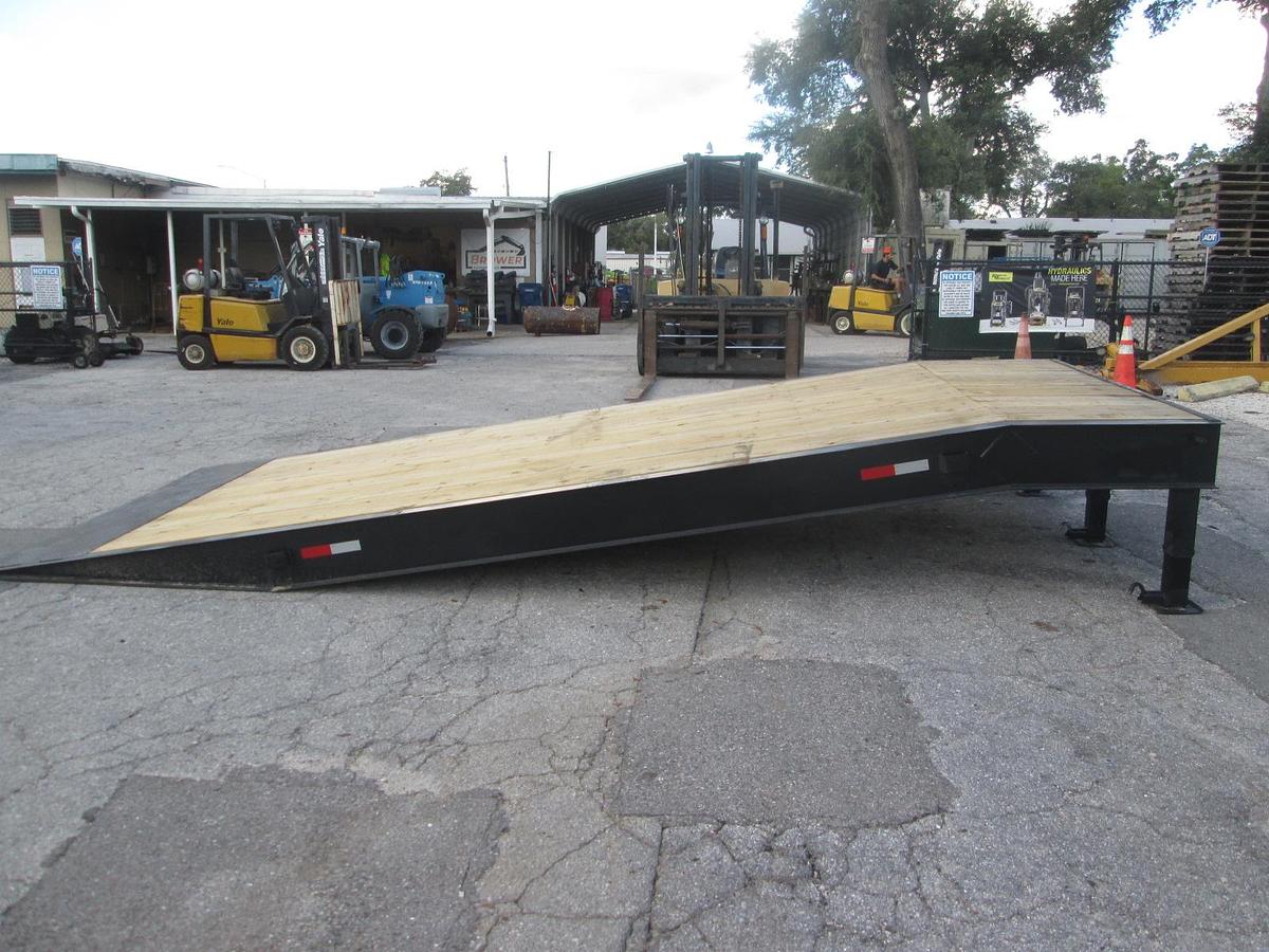 New 8'x20' Loading Ramp