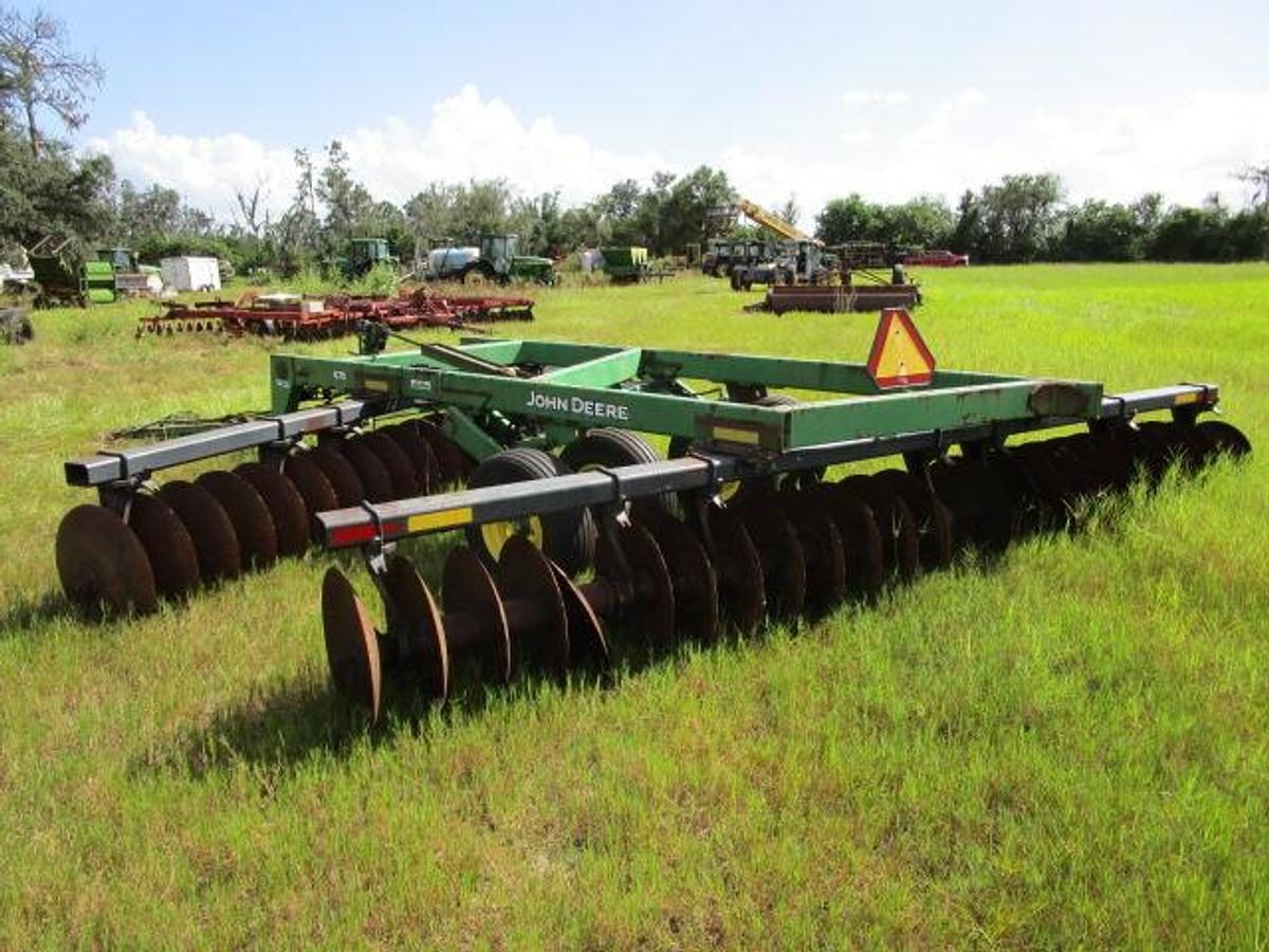 Used John Deere 670 18' Pull Behind Disc