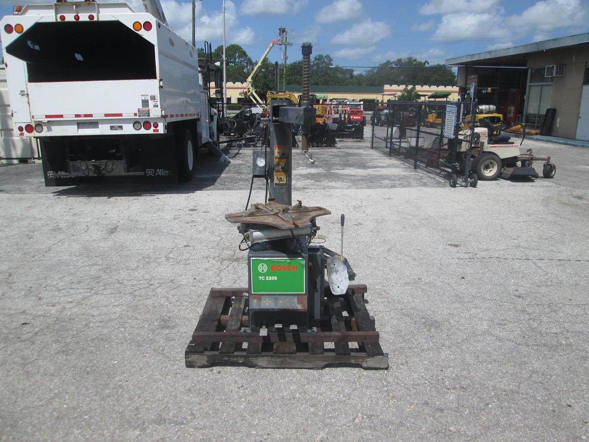 Used Bosch TC 200S Tire Changing Machine