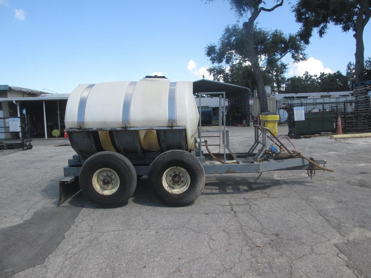 Used 1000 Gallon Water Wagon Sprayer